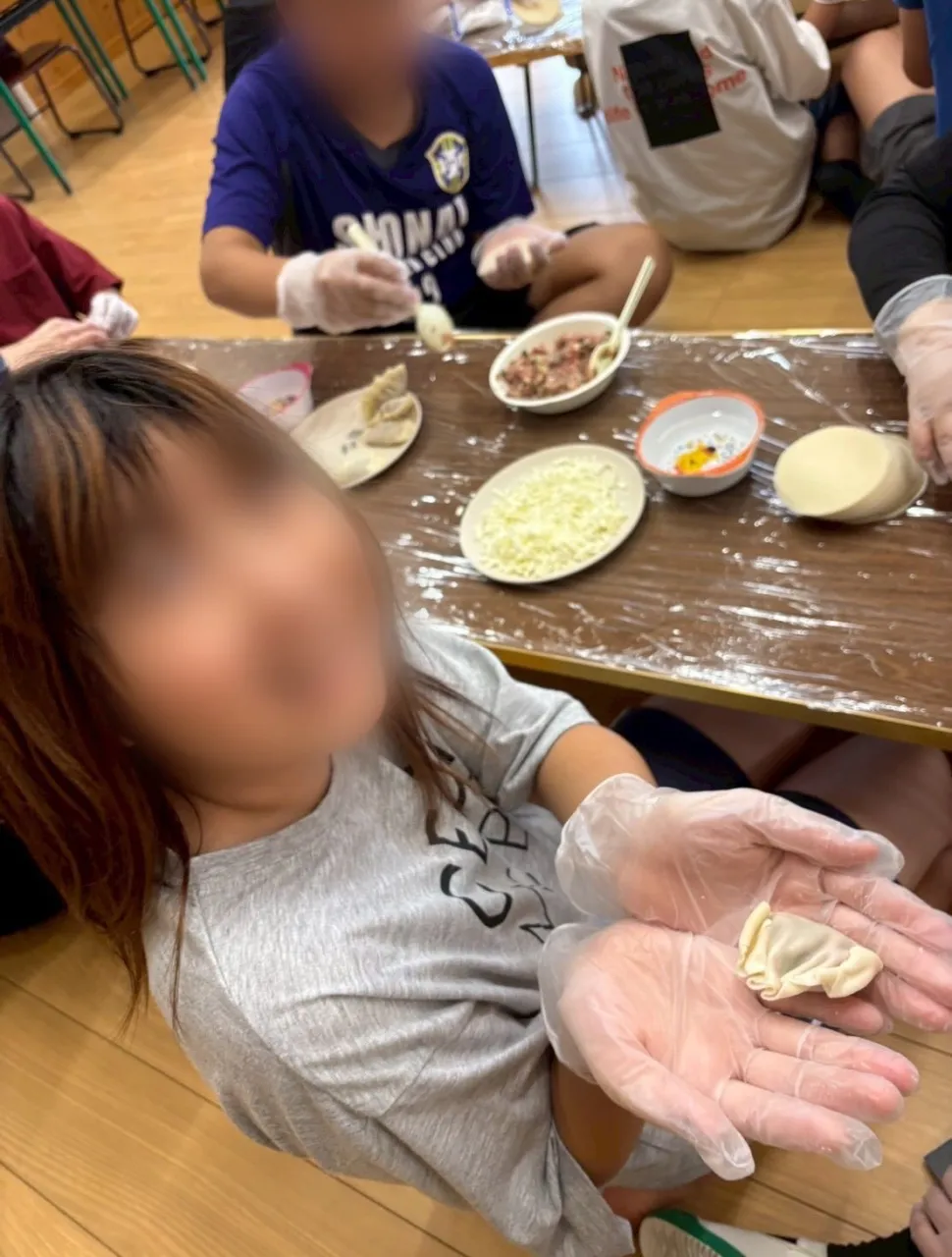 🥟みんなで餃子づくりに挑戦しました！🥟