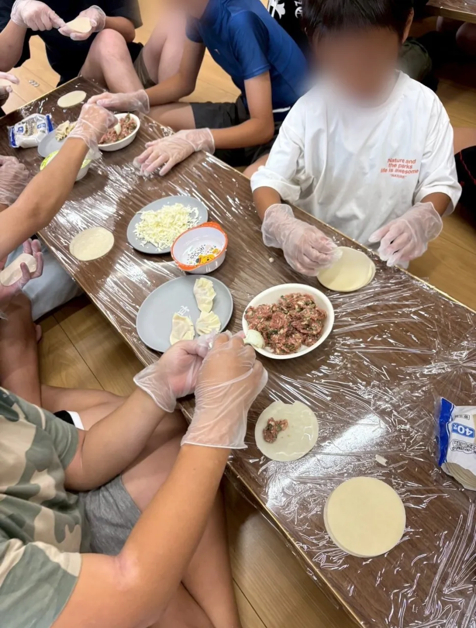 🥟みんなで餃子づくりに挑戦しました！🥟